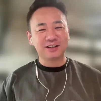 「学んだ内容をデザイン業に応用でき、仕事をもらえる機会が増えてきました」